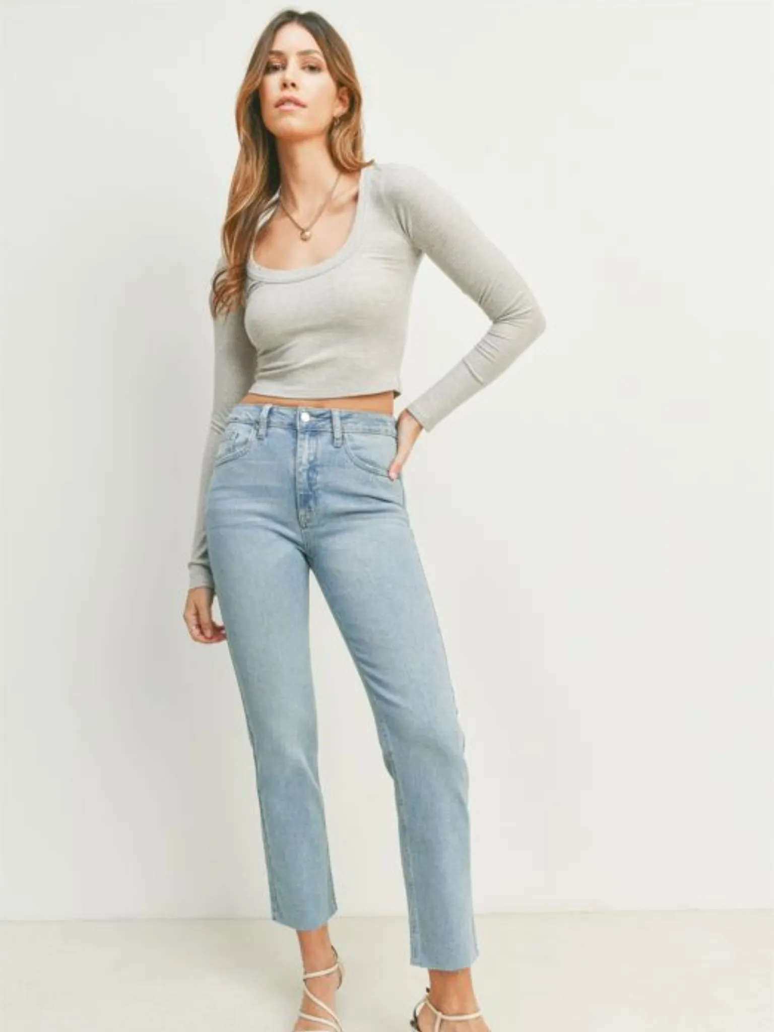 Cut-Off Cropped Straight Leg