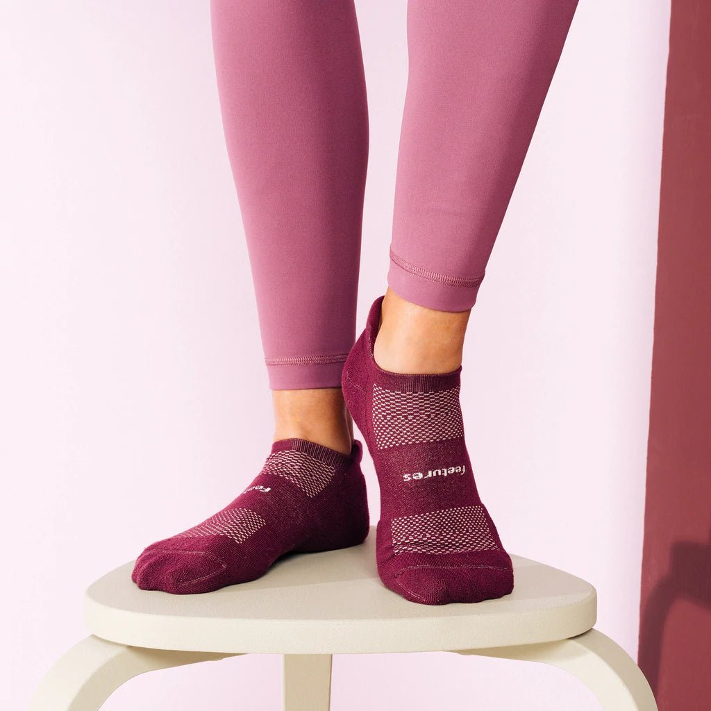 Feetures High Performance Cushion No Show Tab Socks - Intense Plum