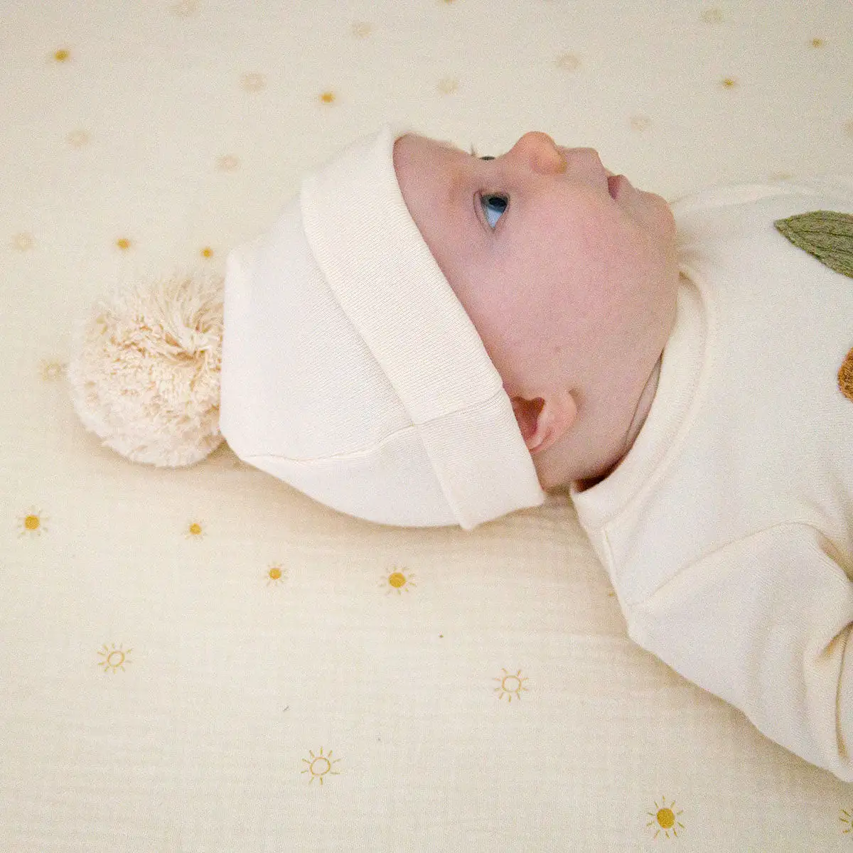 oh baby! Vanilla Yarn Pom Hat - Vanilla