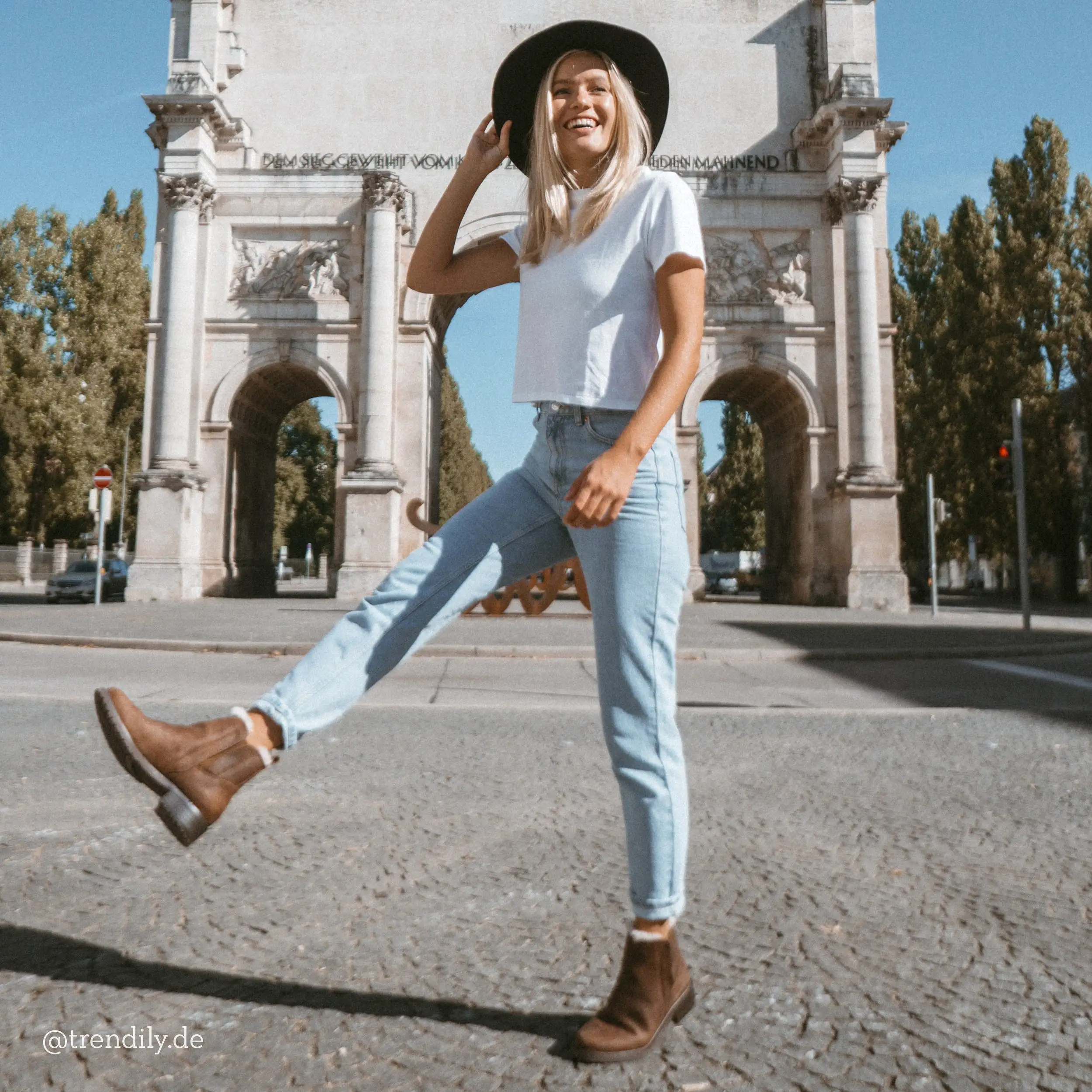 Pioneer Women's Waterproof Chelsea Boot - Espresso